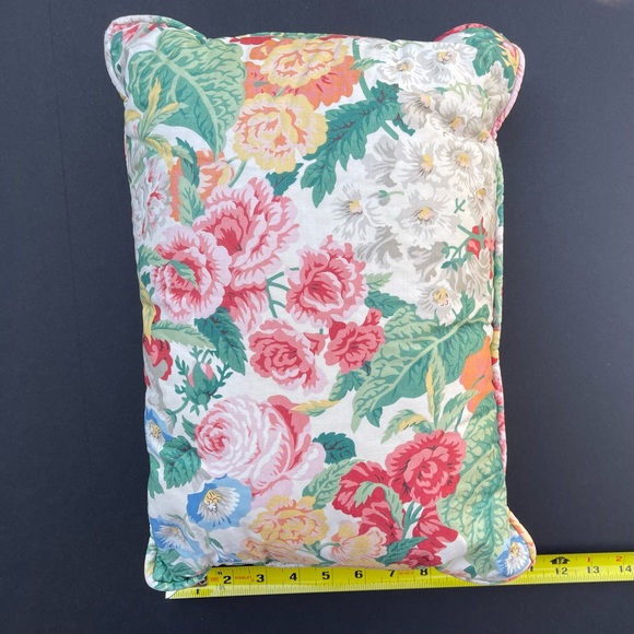 Pair of Floral Accent Pillows - Picture 5 of 6